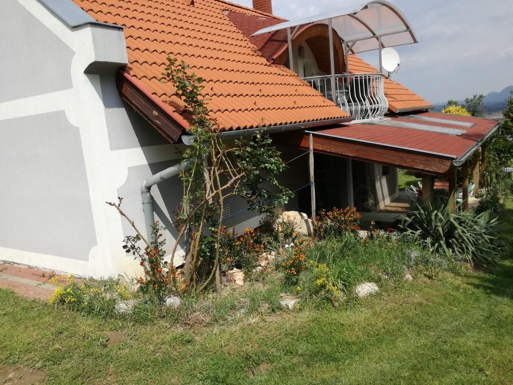 Margo Nyaralo Villa Balatonederics Exterior photo